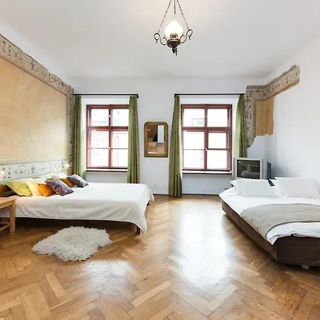 Appartement Nicholas Medieval Charm By The Main Square